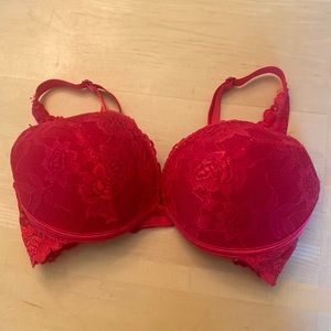 Fredrick’s of Hollywood Red Lace Bra!
